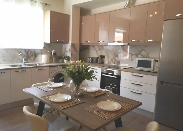 Sunny Holidays Apartment