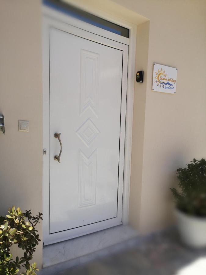 Sunny Holidays Apartment *
