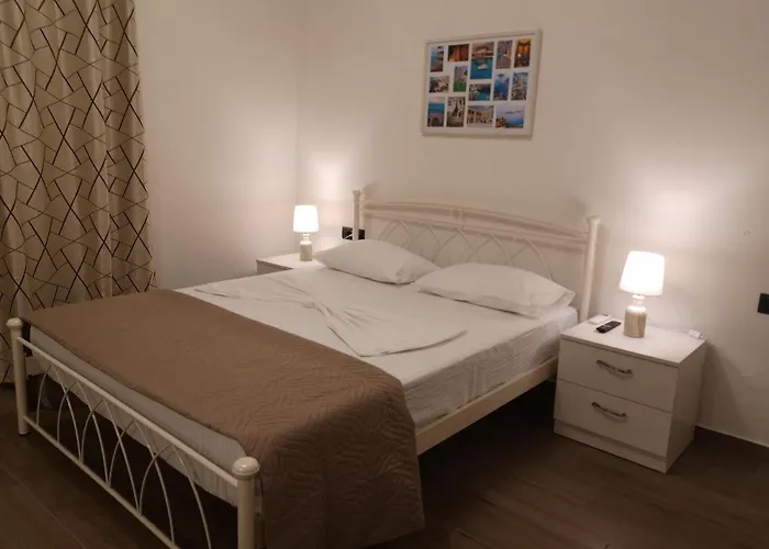 Sunny Holidays Apartment